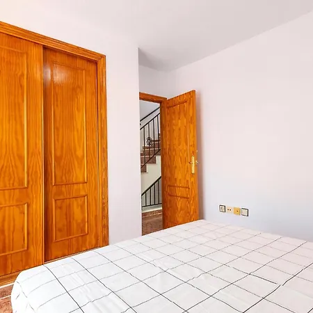 Stunning In With Swimming Pool *