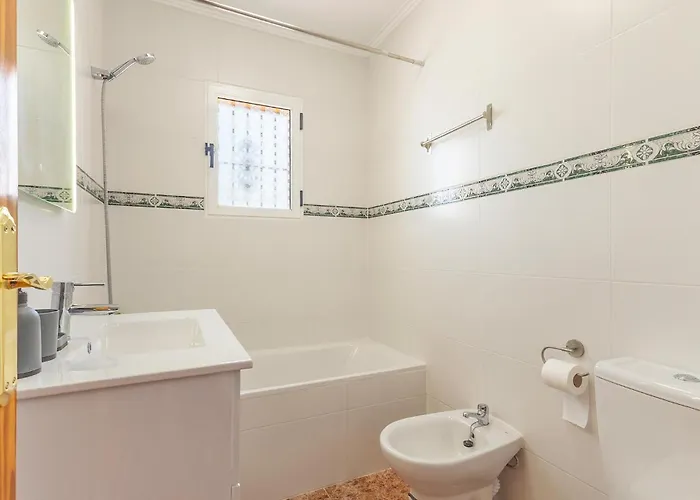 Stunning In With Swimming Pool Tatil Evi