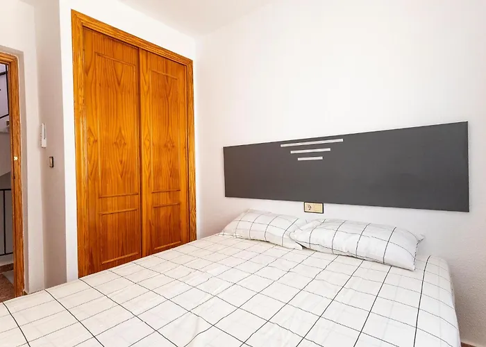 Stunning In With Swimming Pool *